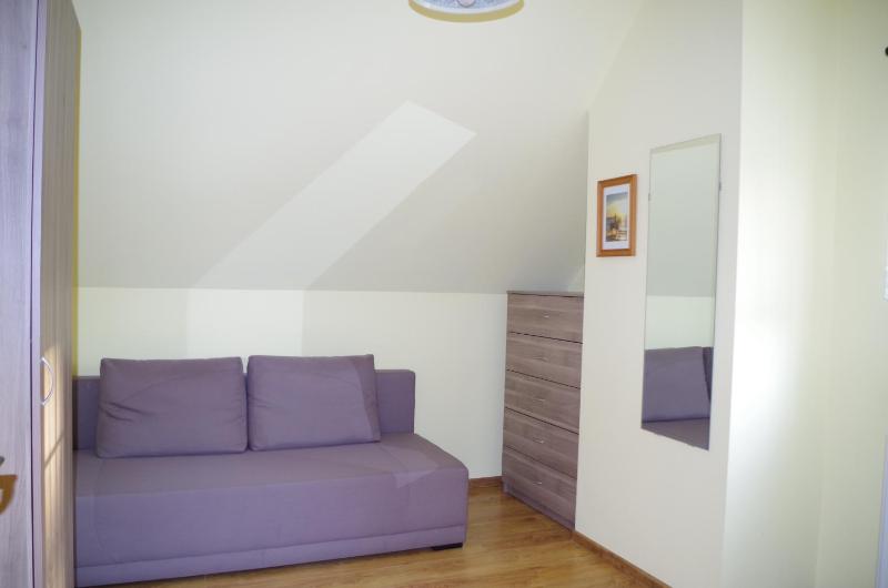 One-Bedroom Apartment image 2