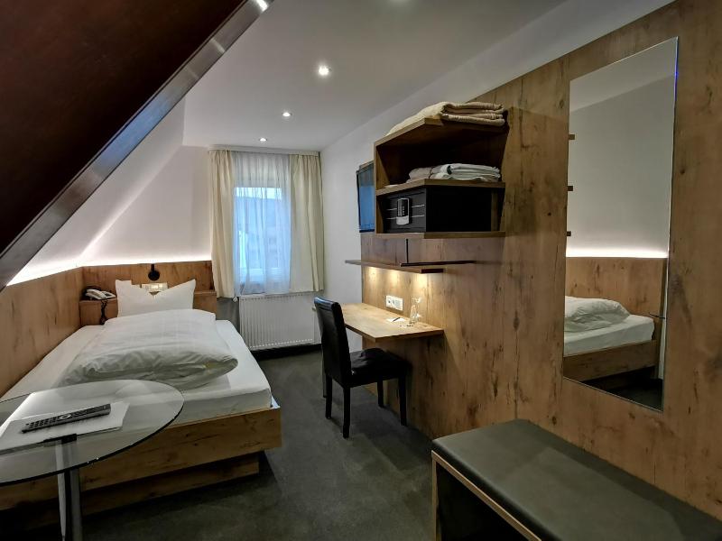 Single Room image 4
