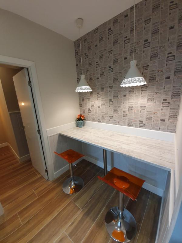 One-Bedroom Apartment image 2