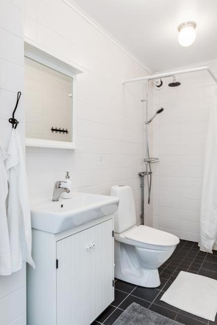 Double Room image 4