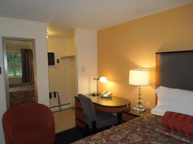 King Room image 4