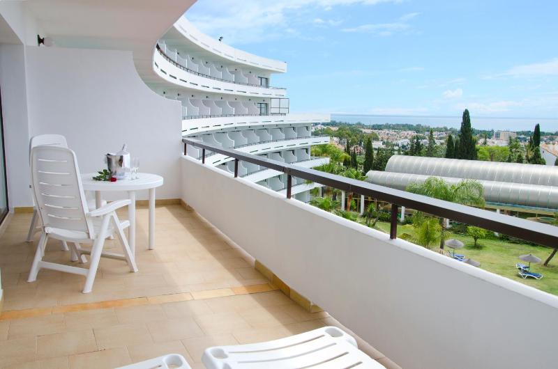 Junior Suite (2 Adults + 2 Children) image 2