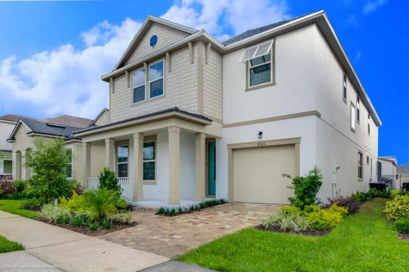 Seven-Bedroom Villa image 1