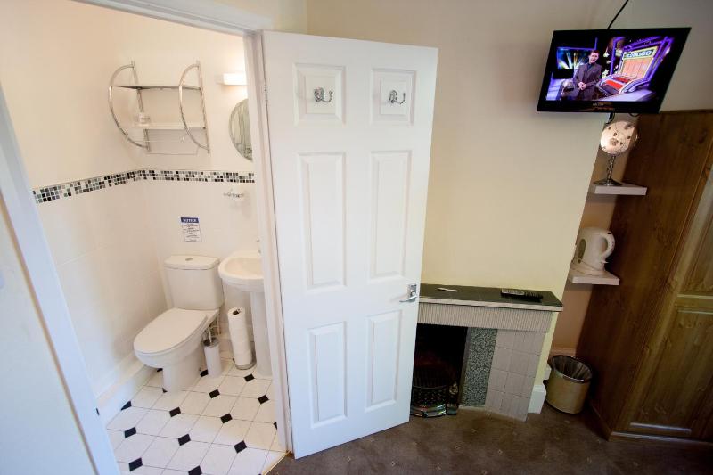 Double En-suite  image 2