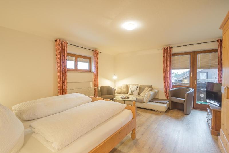 Standard Double Suite image 3