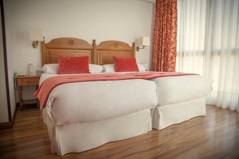Double Room with Wine Cellar Package image 4
