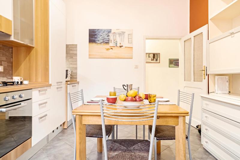One-Bedroom Apartment image 3