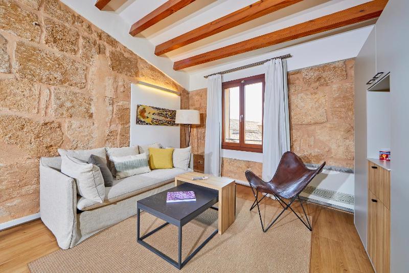 Suite with Garden View image 3