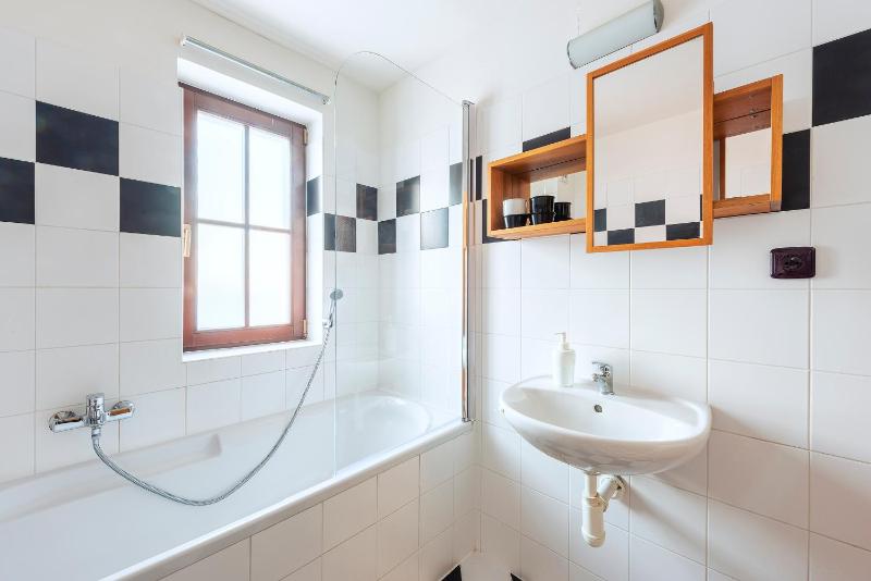 Apartment (8 Adults) image 2