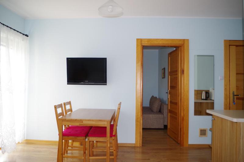 One-Bedroom Apartment image 3