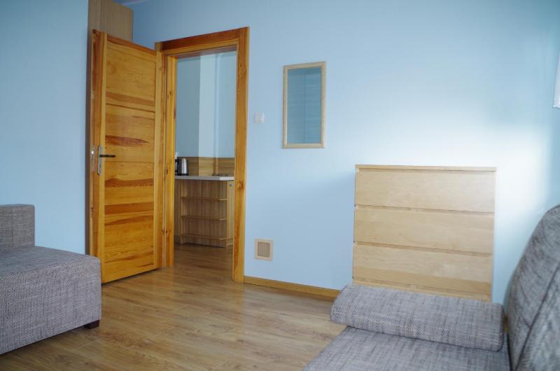 One-Bedroom Apartment image 2