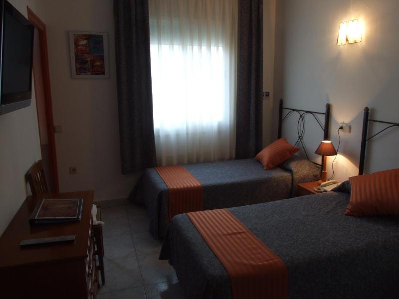 Hotel Montserrat - image 10