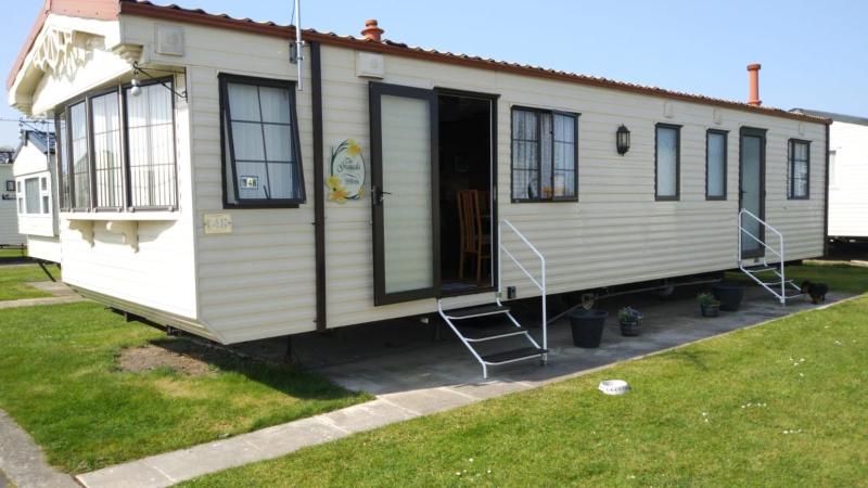 H&B Caravan on Marine Holiday Park Images