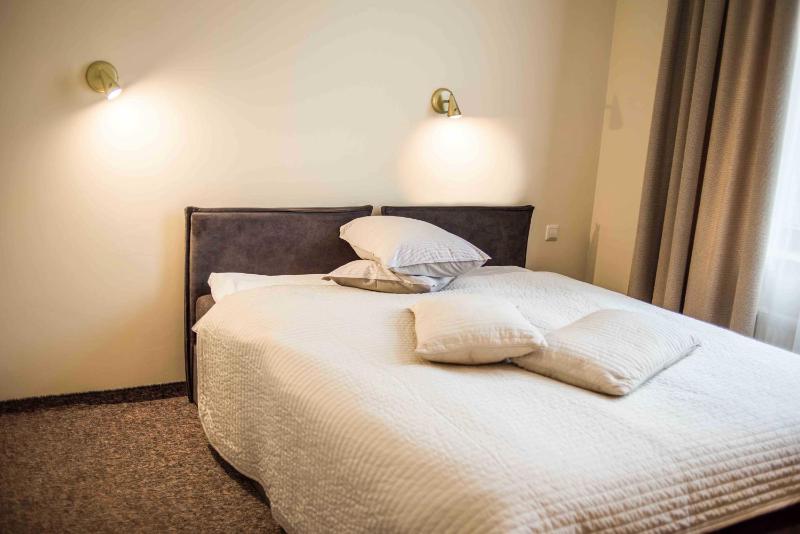 Double Room image 3