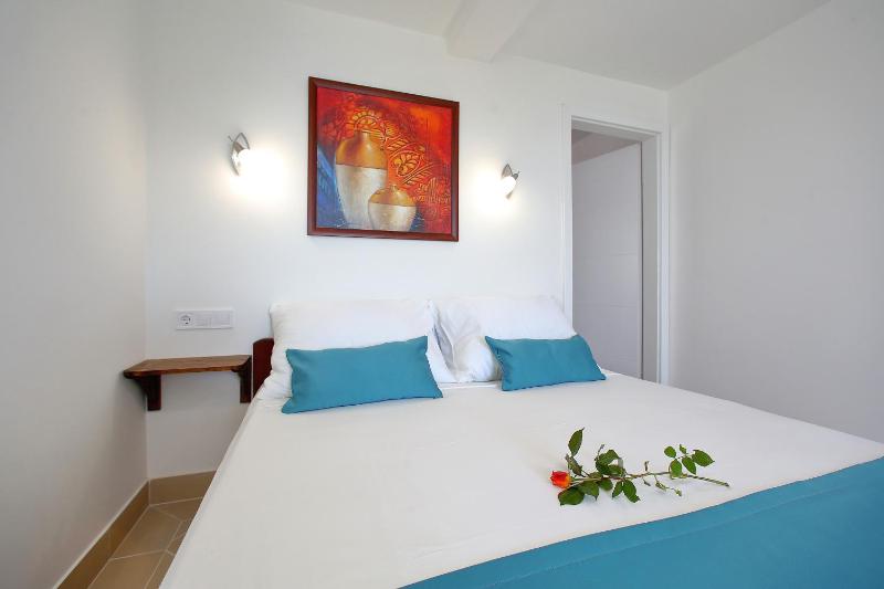 Deluxe Apartment image 2