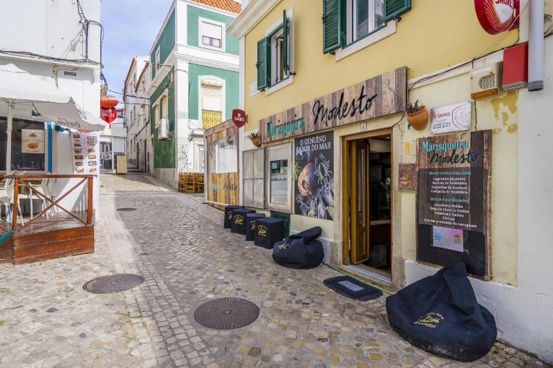 Sesimbra Prime Apartment by be@home - image 9