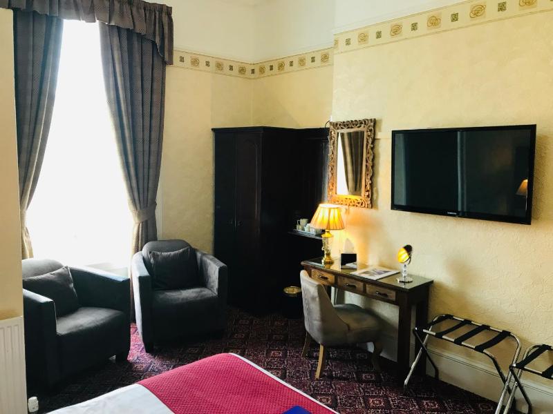 Superior Double or Twin Room image 3