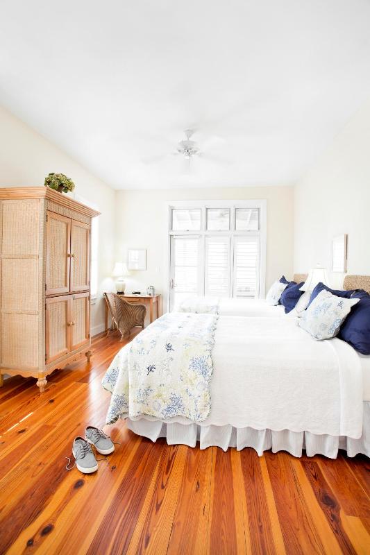 Two-Bedroom Harborview Cottage image 3