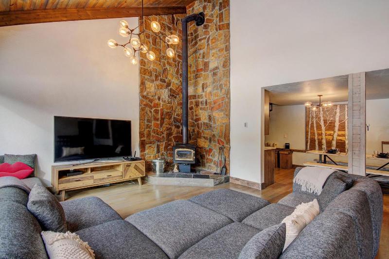 Six-Bedroom Townhouse image 3