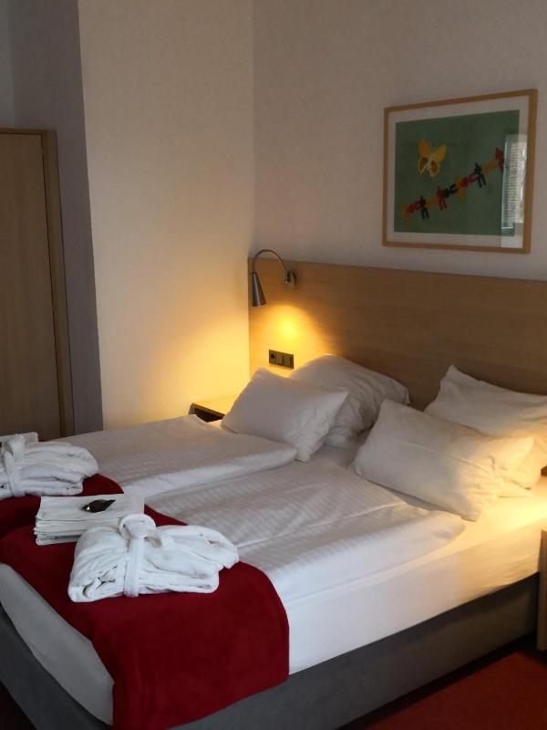 Quadruple Room image 2