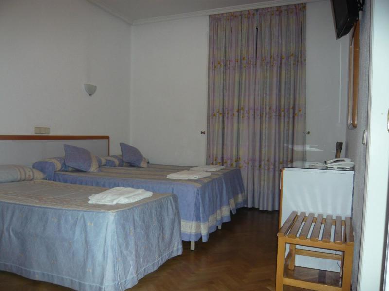 Hostal Triana - image 12
