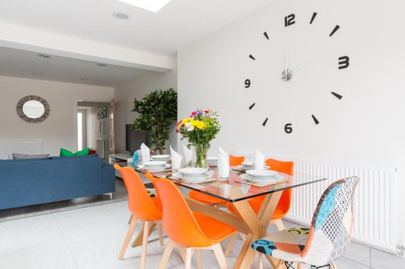 HS2 Contractors and Long Stays for Insurance and Relocations - 4 bedroom House with 7 beds-2 bathrooms & drive - image 19