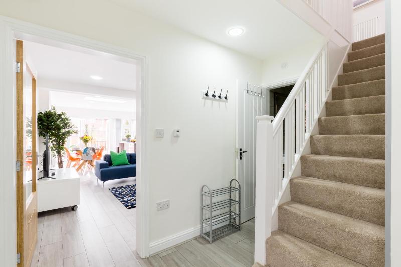 HS2 Contractors and Long Stays for Insurance and Relocations - 4 bedroom House with 7 beds-2 bathrooms & drive - image 23