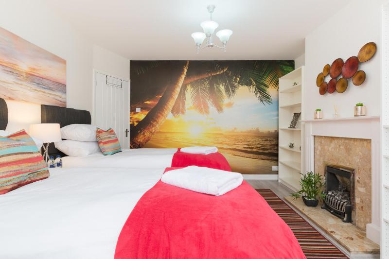 HS2 Contractors and Long Stays for Insurance and Relocations - 4 bedroom House with 7 beds-2 bathrooms & drive - image 22