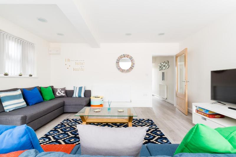 HS2 Contractors and Long Stays for Insurance and Relocations - 4 bedroom House with 7 beds-2 bathrooms & drive - image 11