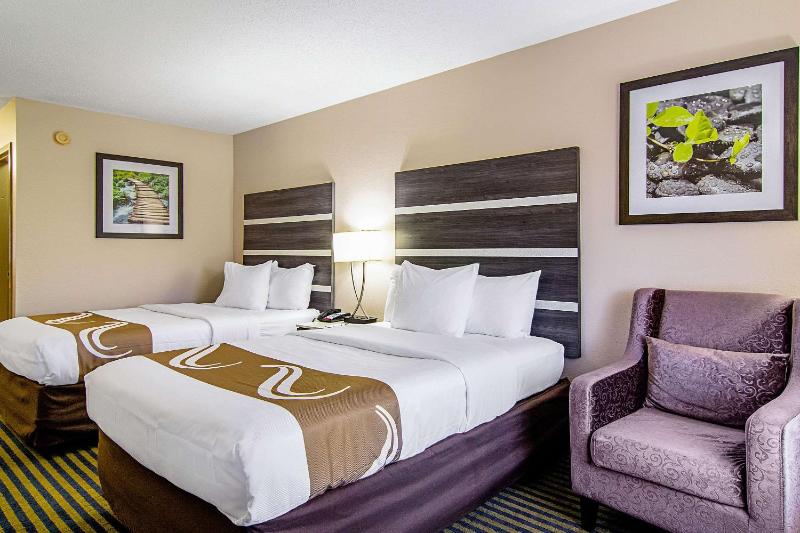 Room with Two Full Size Beds - Non-Smoking image 3