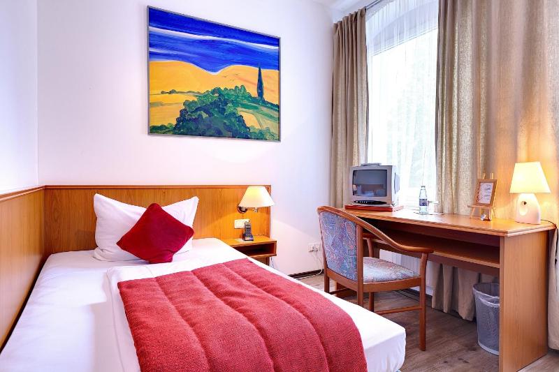 Single Room image 4