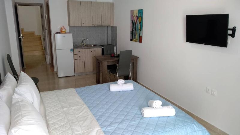 Double Room image 2