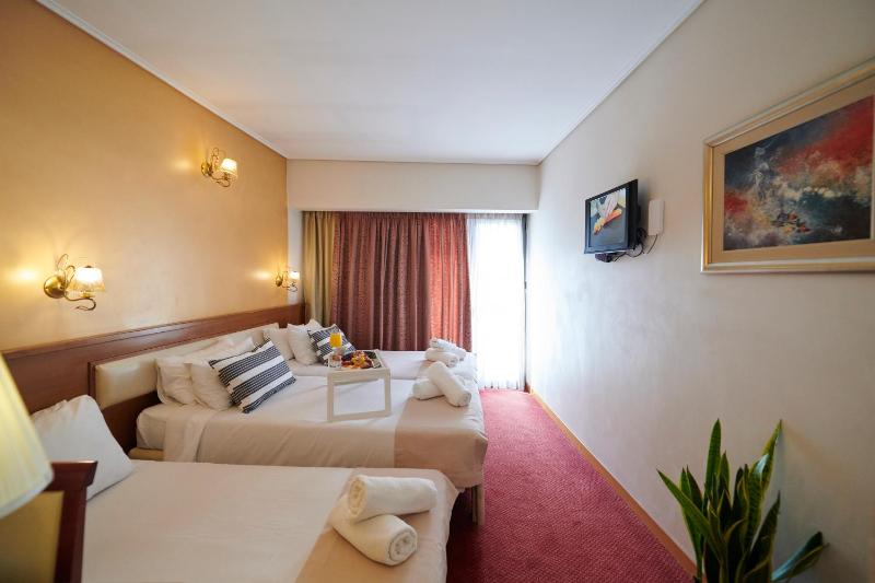 Crystal City Hotel - image 15