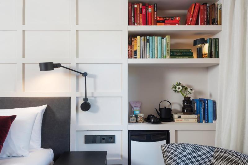 Superior Double Room Ramblas view image 2