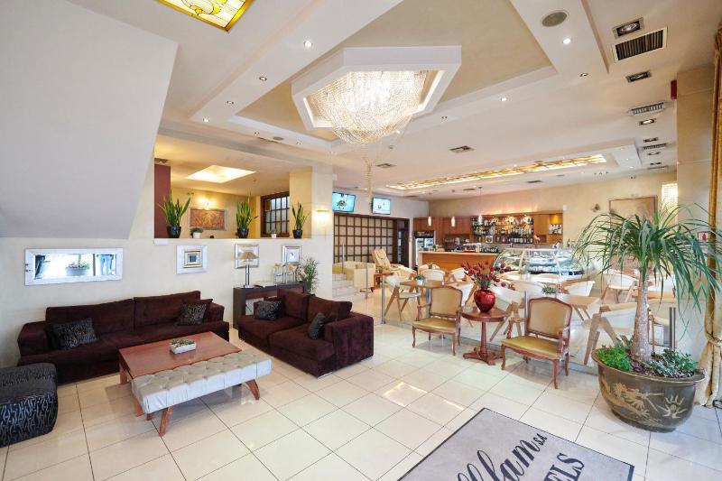 Crystal City Hotel - image 2