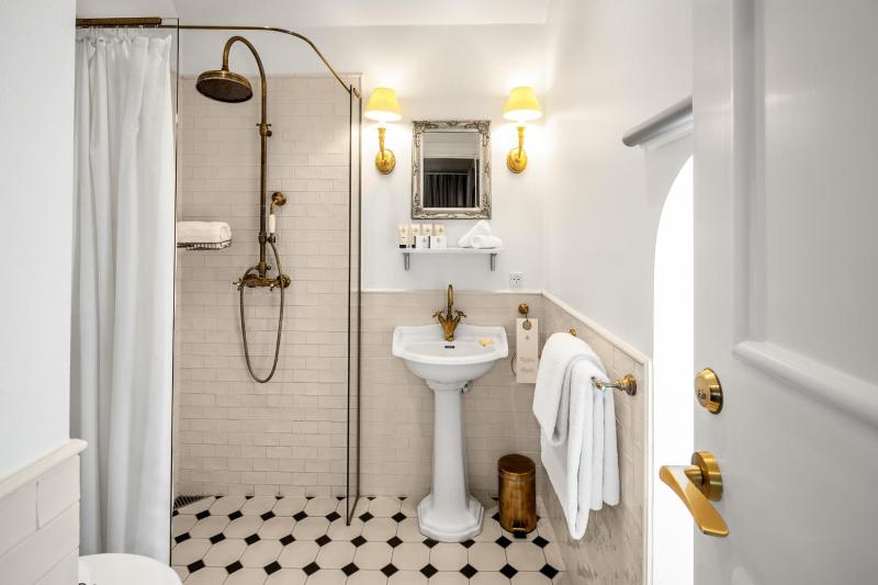 Standard Double Room - Annex image 3