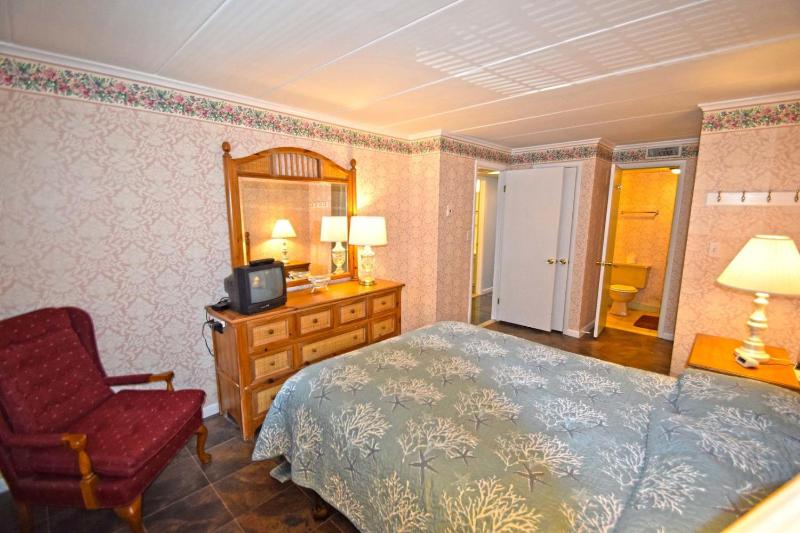 Two-Bedroom Apartment image 4