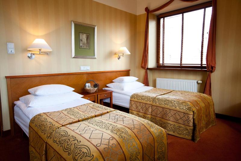Double Room image 3