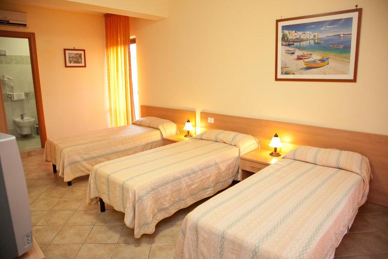 Caffè Nuovo 2 Holiday Rooms - image 7