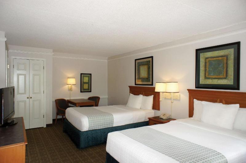 Double Room with Two Double Beds and Mobility/Hearing Impaired Access - Non-Smoking image 3