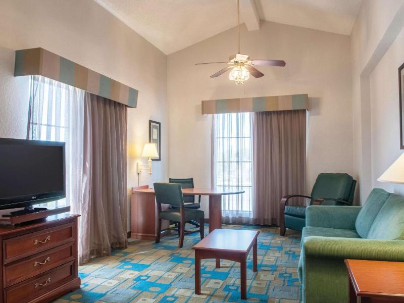 Deluxe King Suite - Non-Smoking image 1