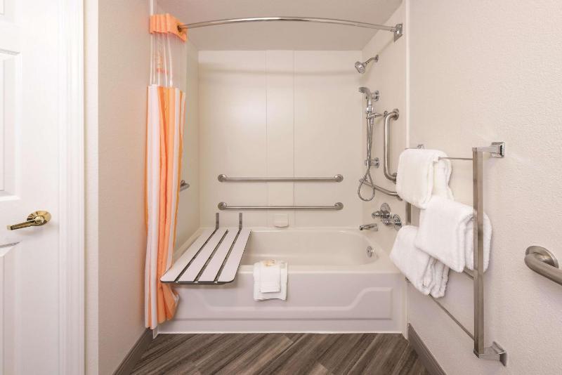 King Room - Disability Access image 2