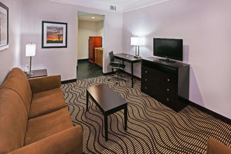 Executive King Suite - Non-Smoking image 2