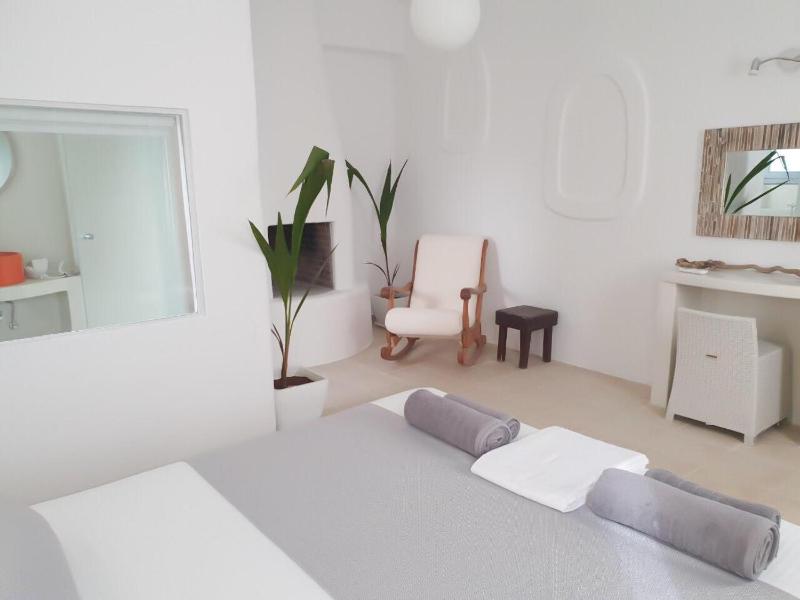 One-Bedroom Apartment Sea View image 3