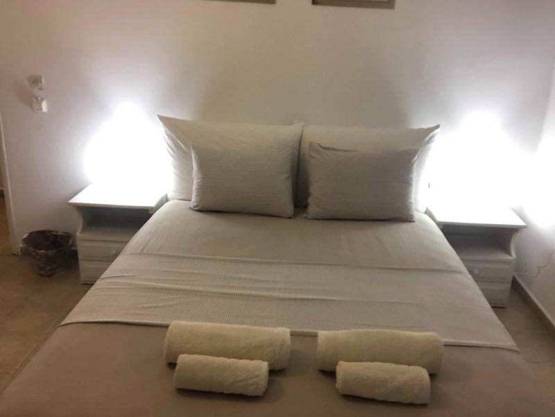 Queen Room image 3