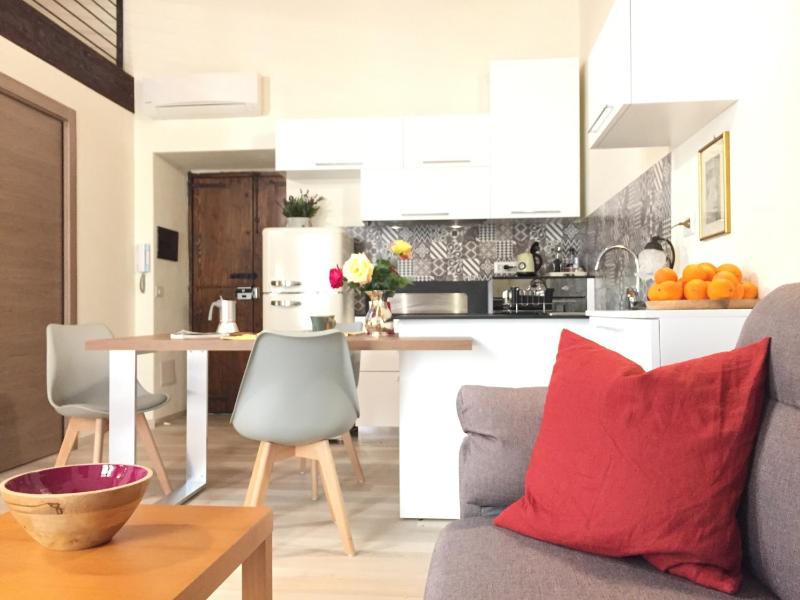 One-Bedroom Apartment image 3
