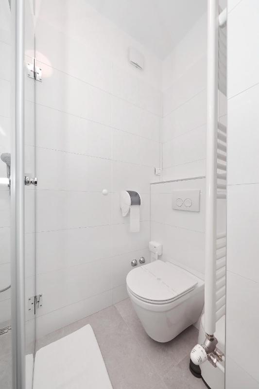 Premium Double Room with Balcony image 3