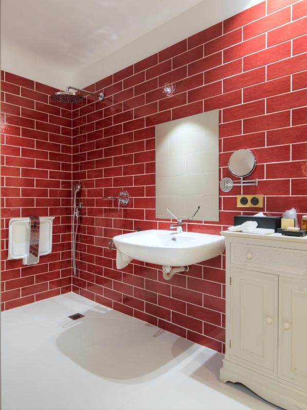 Deluxe Double Room image 4