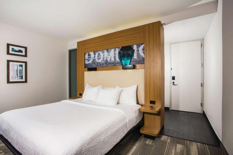 King Room image 2