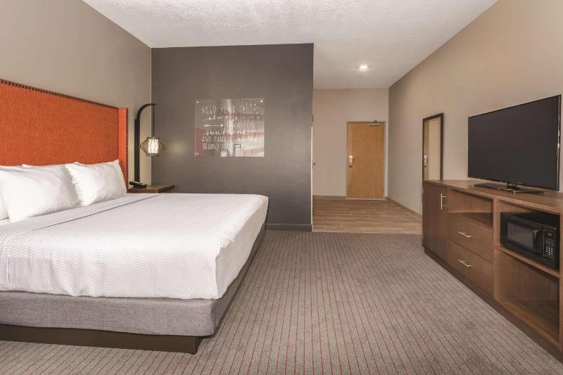King Room - Disability Access image 3